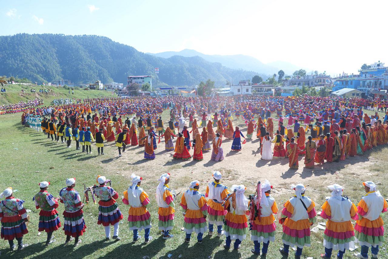 एकैपटक तीन हजार जनाले छलिया नाचेर बनाए विश्व रेकर्ड