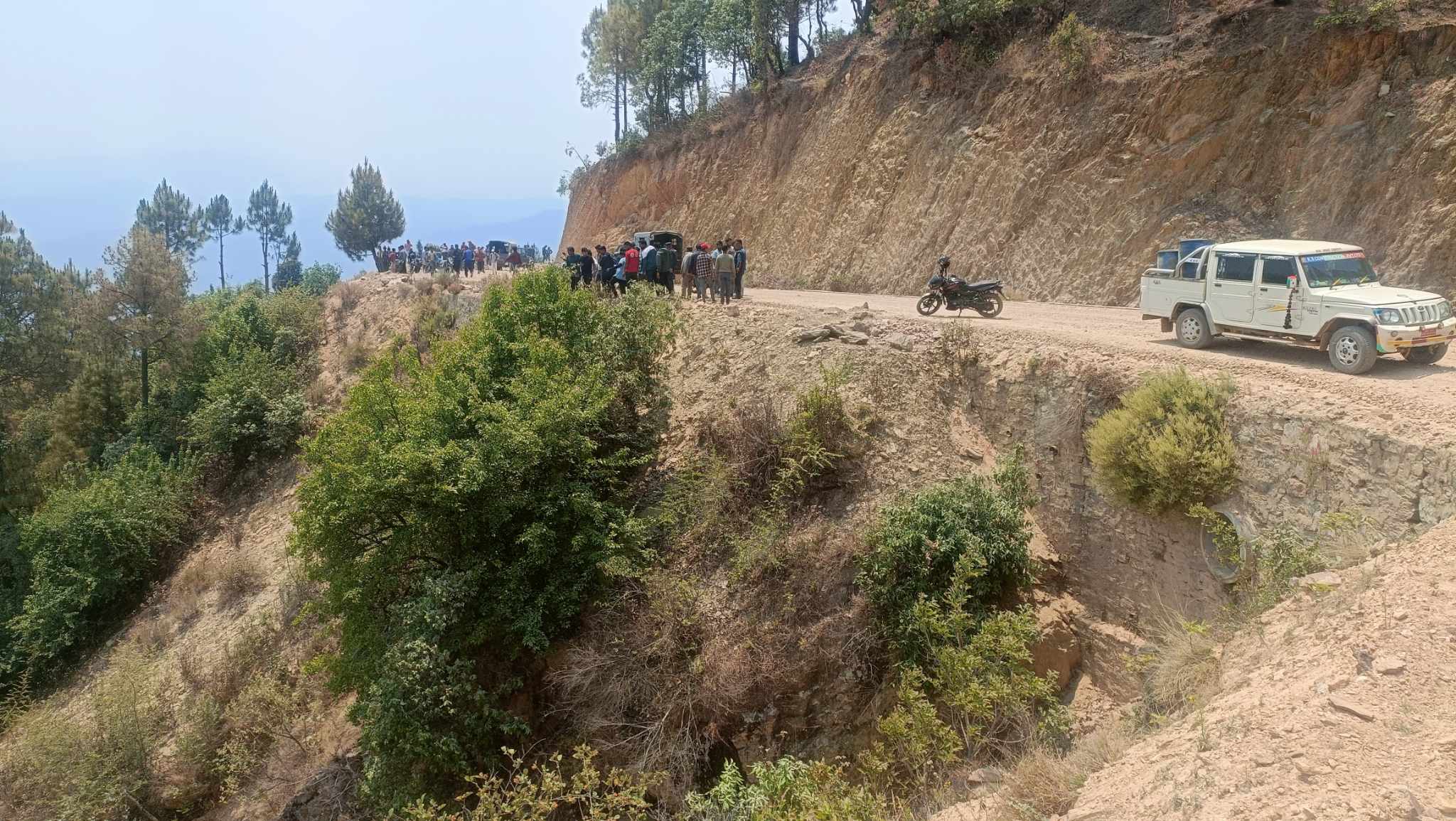 डडेल्धुरामा कार दुर्घटना 