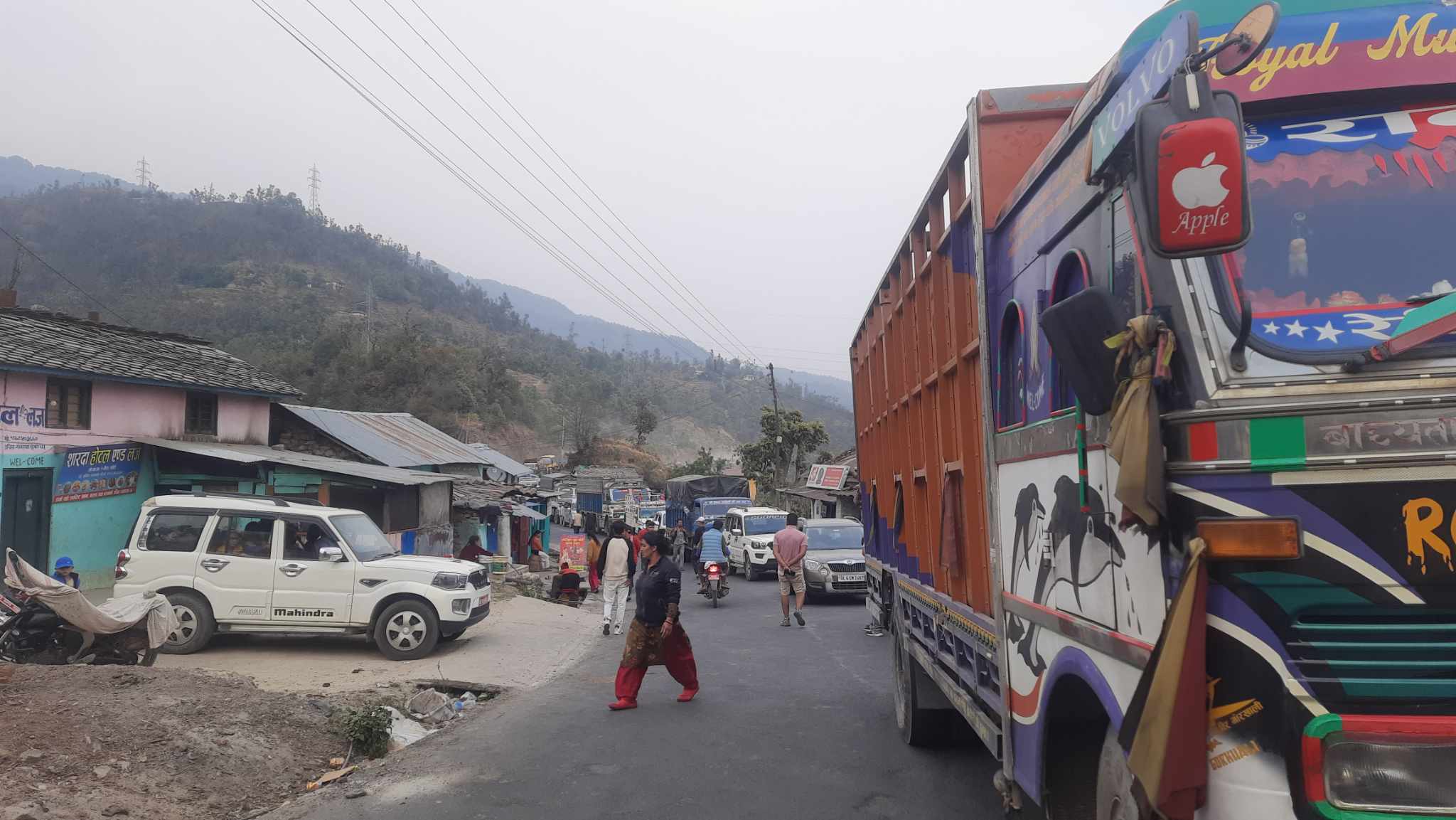 भीमदत्त राजमार्गको गैरामा गरिएको चक्काजाम खुल्यो