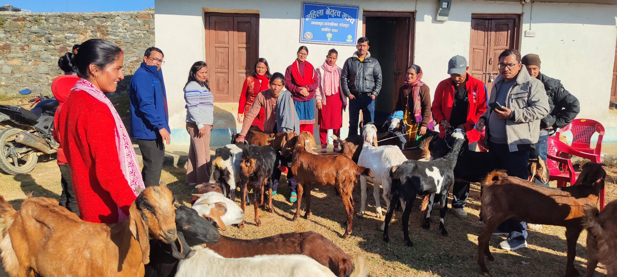 डडेल्धुरामा महिला उद्यमीलाई व्यवसाय सहयोग कार्यक्रम सम्पन्न 