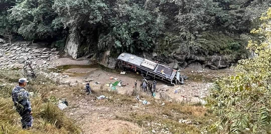 महेन्द्रनगरबाट छुटेको बस दुर्घटना : मृतक १० जनाको सनाखत, ७ जना कञ्चनपुरका