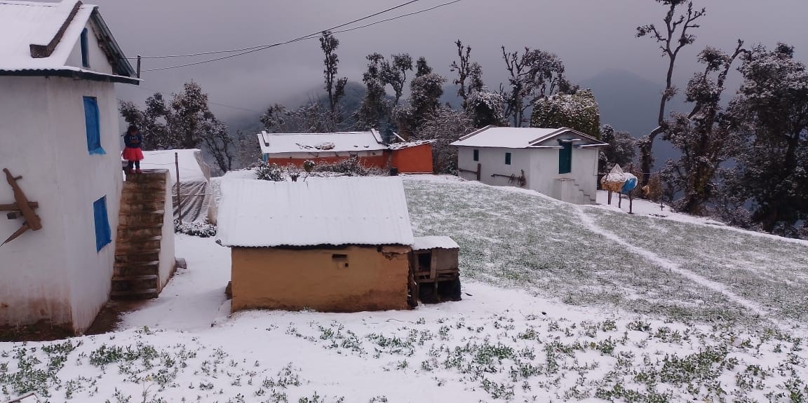 सुदूरपश्चिमका पहाडी जिल्लामा हिमपात