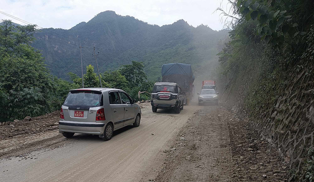 उज्यालोमै नारायणगढ पुग्ने गरी काठमाडौँबाट बस छुटाइने