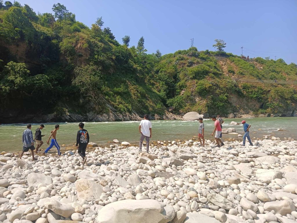 डोटीका दुई बालबालिका सेती नदीमा डुबेर बेपत्ता 